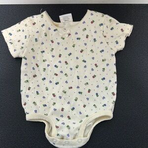 Carter's Cream and Green Bodysuit with Leaf Print vintage 90’s